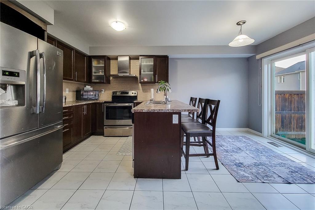81 Odonnel Drive, Binbrook, ON - Indoor Photo Showing Kitchen