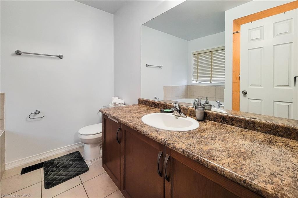 81 Odonnel Drive, Binbrook, ON - Indoor Photo Showing Bathroom