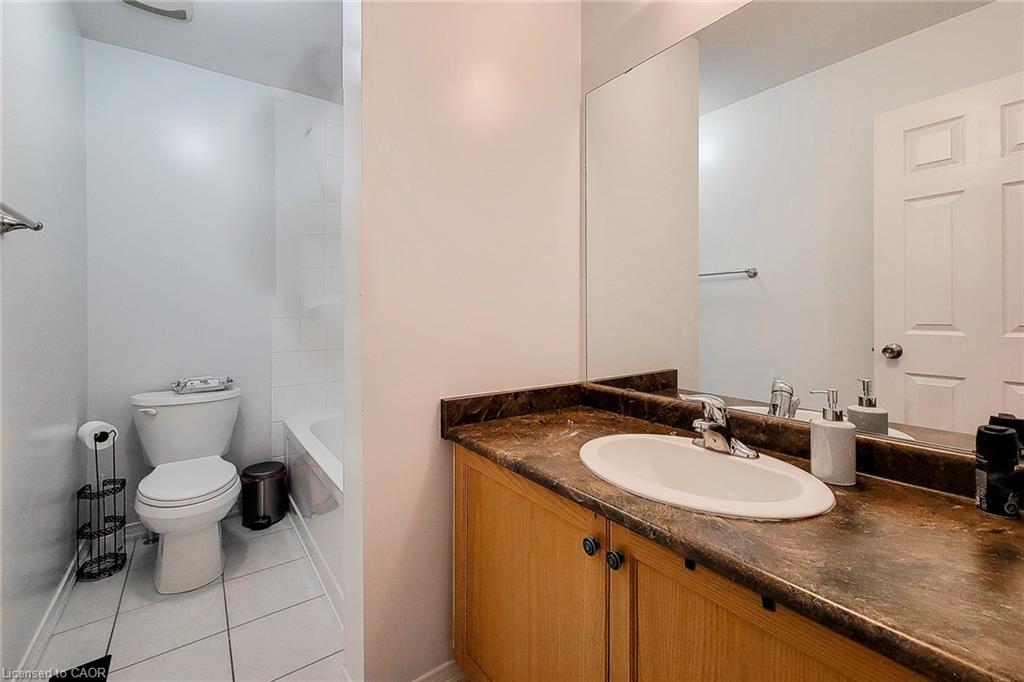 81 Odonnel Drive, Binbrook, ON - Indoor Photo Showing Bathroom