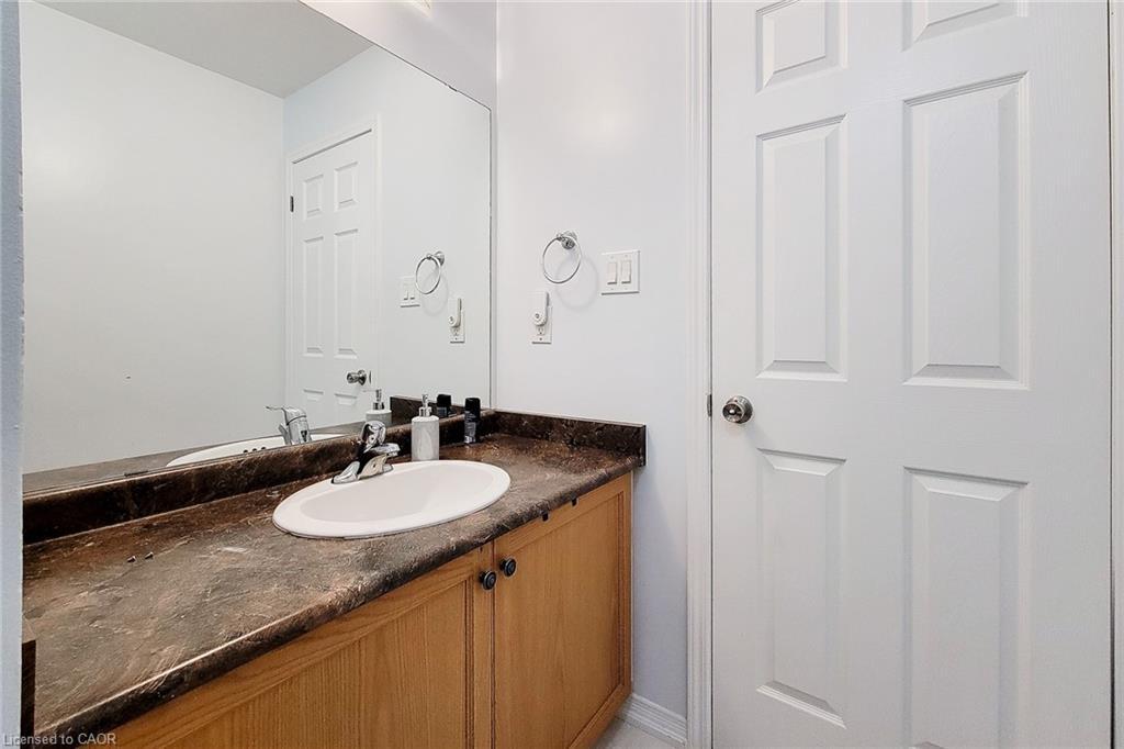 81 Odonnel Drive, Binbrook, ON - Indoor Photo Showing Bathroom