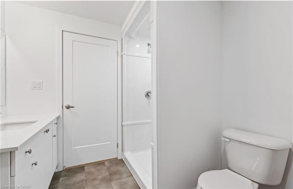 314-781 Clare Avenue, Welland, ON - Indoor Photo Showing Bathroom