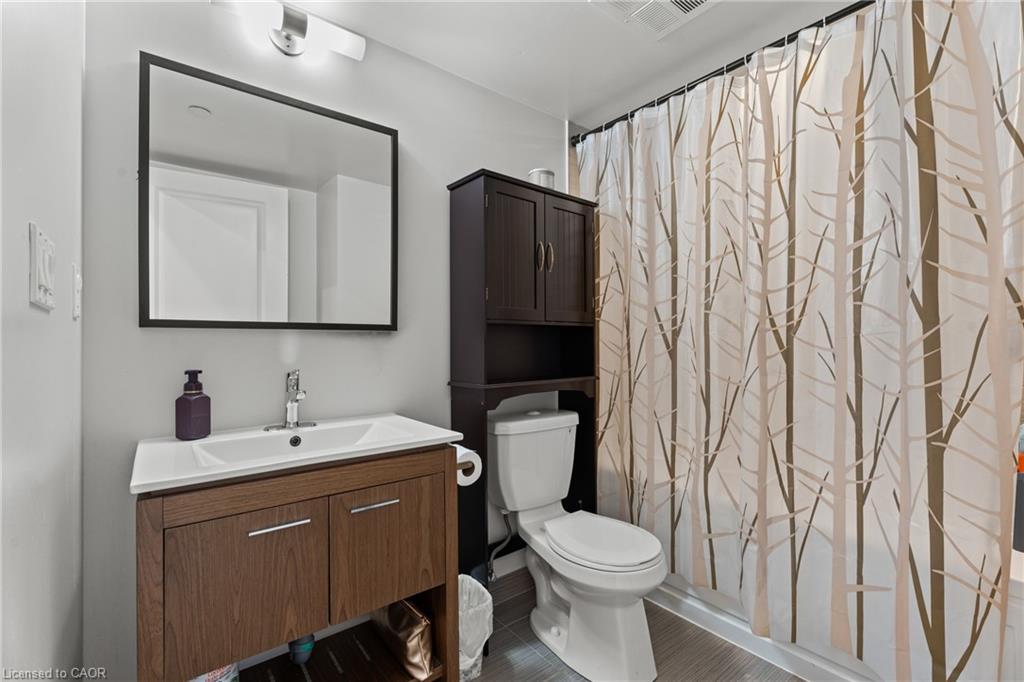 104-80 Esther Lorrie Drive, Toronto, ON - Indoor Photo Showing Bathroom