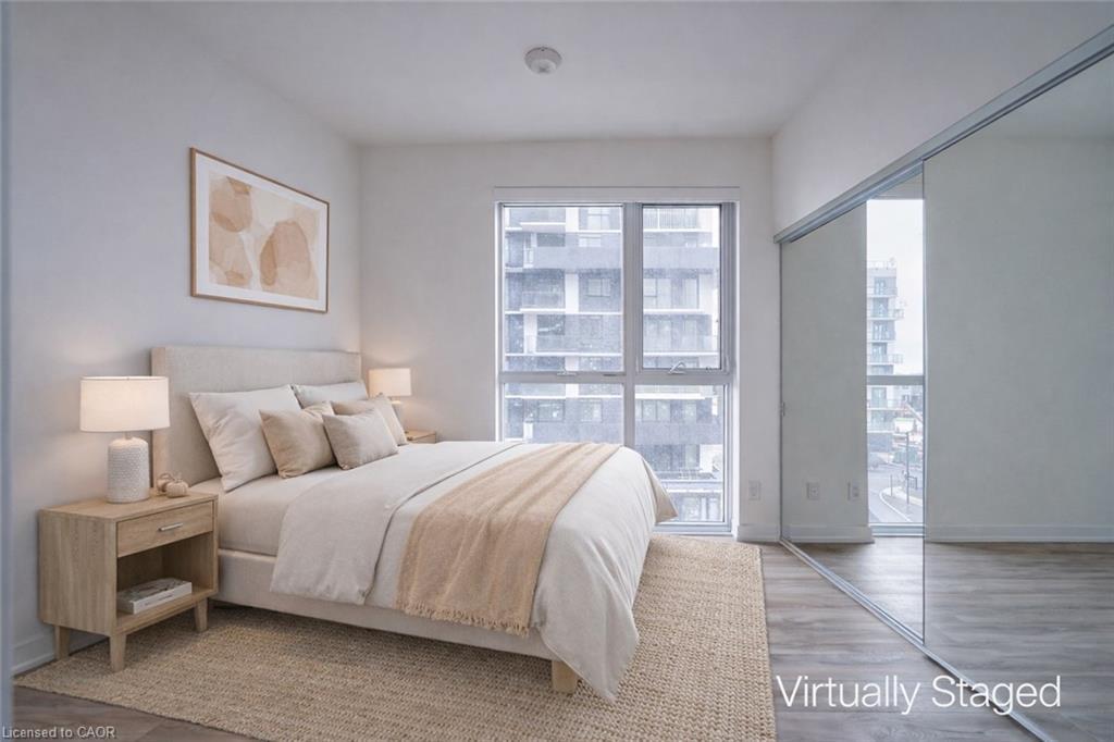 403-345 Wheat Boom Drive, Oakville, ON - Indoor Photo Showing Bedroom