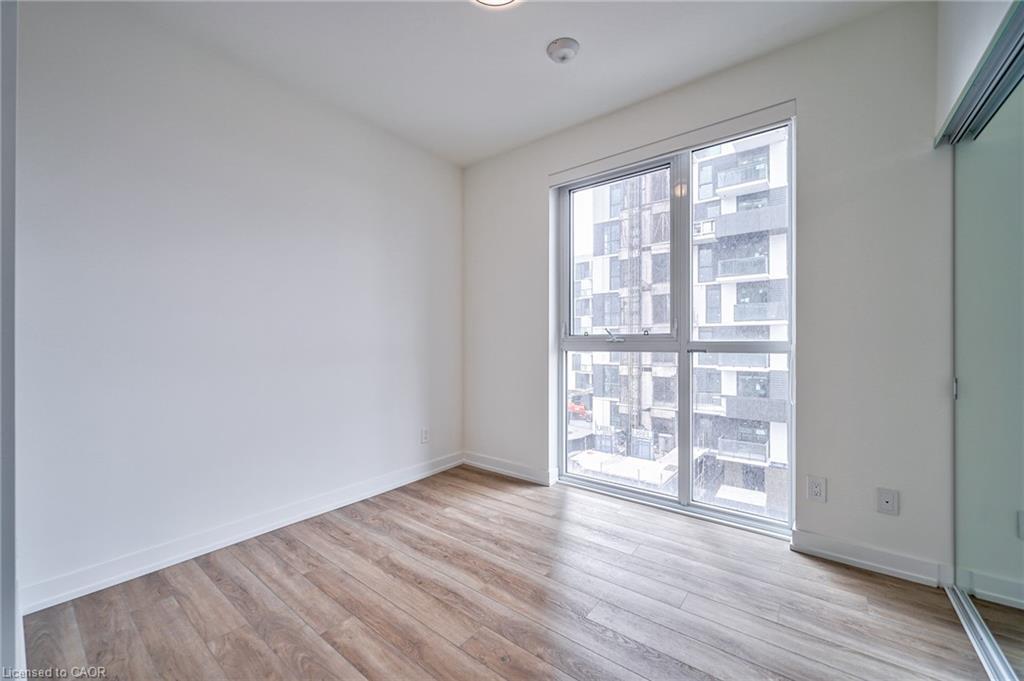 403-345 Wheat Boom Drive, Oakville, ON - Indoor Photo Showing Other Room