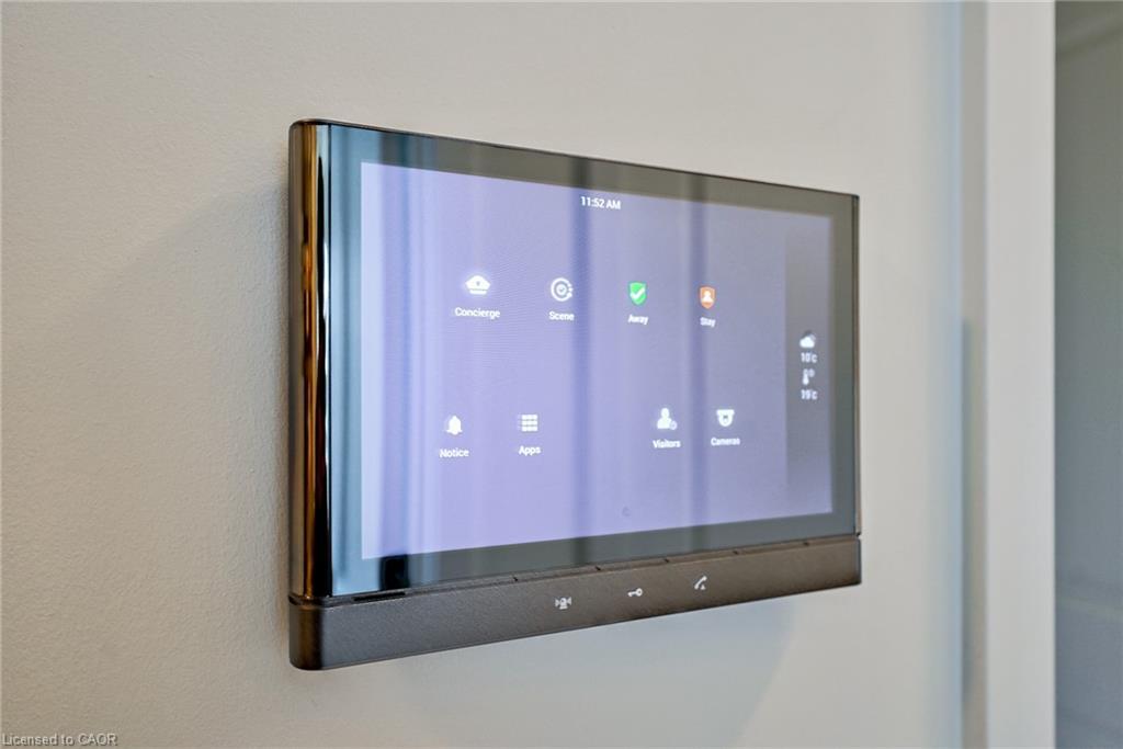 403-345 Wheat Boom Drive, Oakville, ON - Indoor Photo Showing Other Room