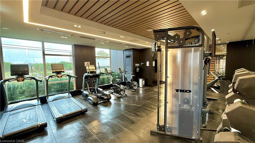 403-345 Wheat Boom Drive, Oakville, ON - Indoor Photo Showing Gym Room