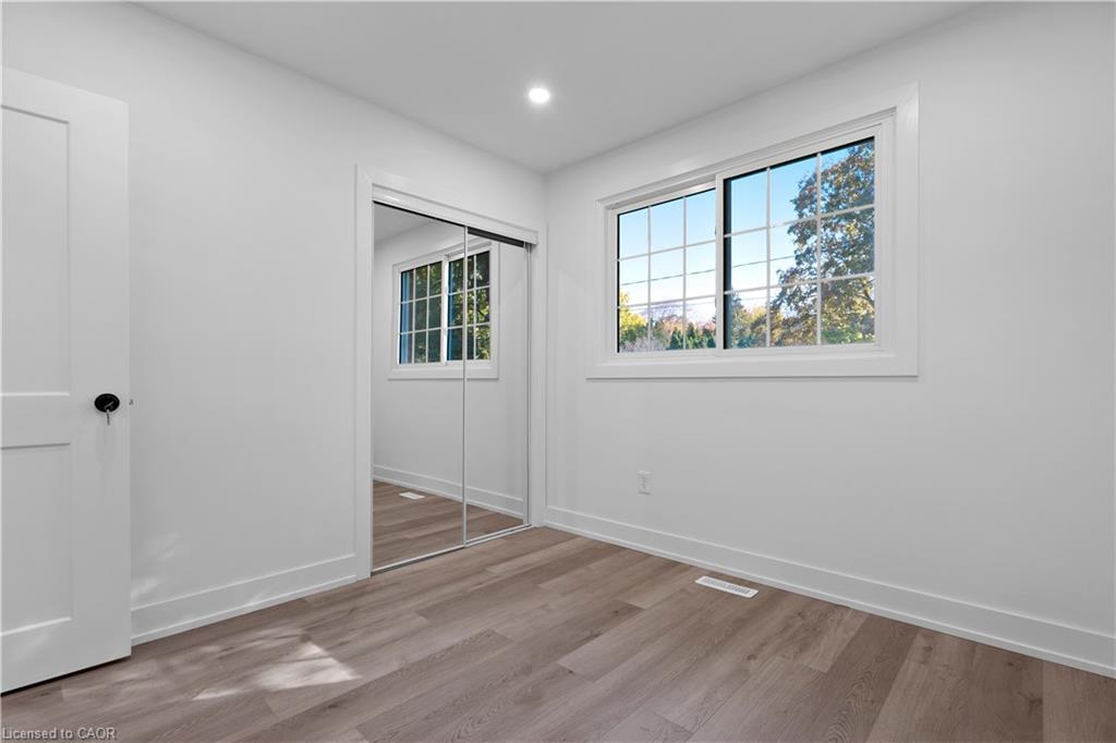 Upper-17 Old Coach Road, St. Catharines, ON - Indoor Photo Showing Other Room