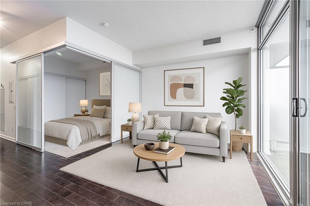 2206-105 The Queensway, Toronto, ON - Indoor Photo Showing Living Room