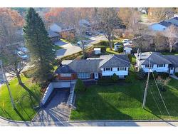 23 Lynndale Drive Dundas, ON L9H 3L4