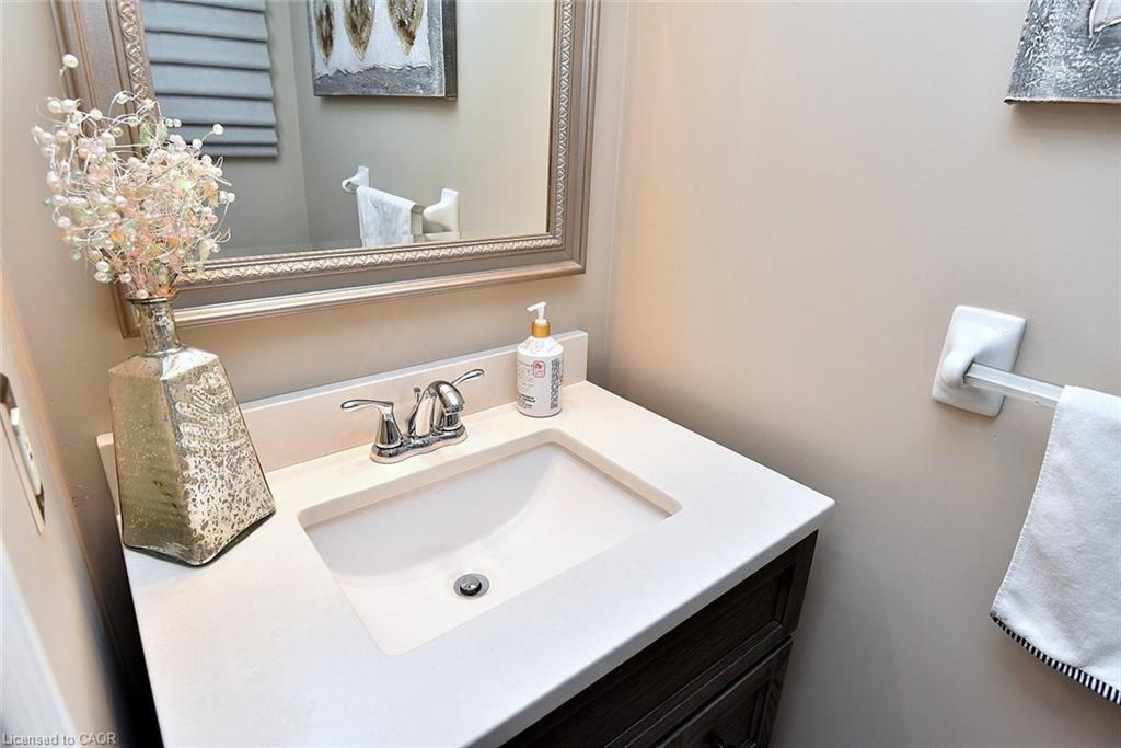 20-1245 Stephenson Drive, Burlington, ON - Indoor Photo Showing Bathroom