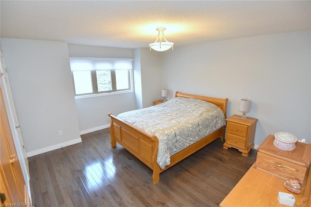 20-1245 Stephenson Drive, Burlington, ON - Indoor Photo Showing Bedroom