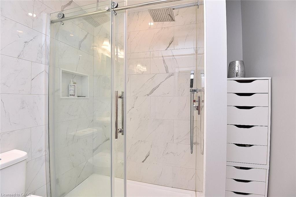 20-1245 Stephenson Drive, Burlington, ON - Indoor Photo Showing Bathroom