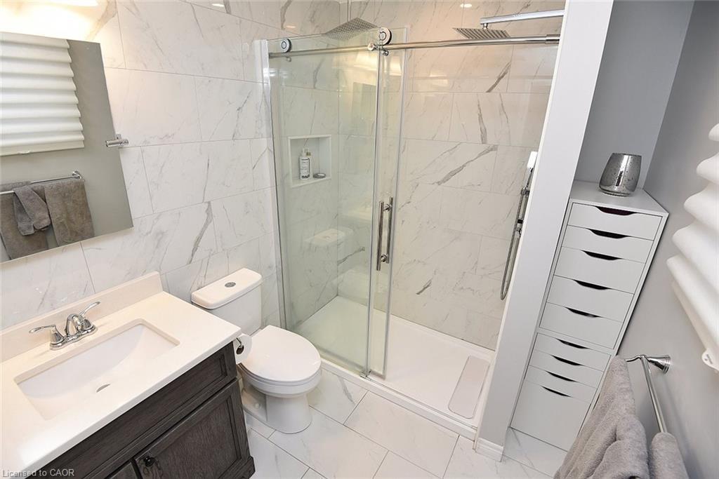 20-1245 Stephenson Drive, Burlington, ON - Indoor Photo Showing Bathroom
