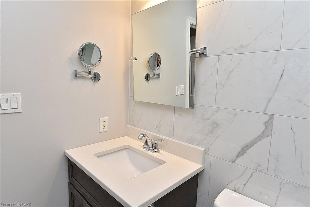 20-1245 Stephenson Drive, Burlington, ON - Indoor Photo Showing Bathroom