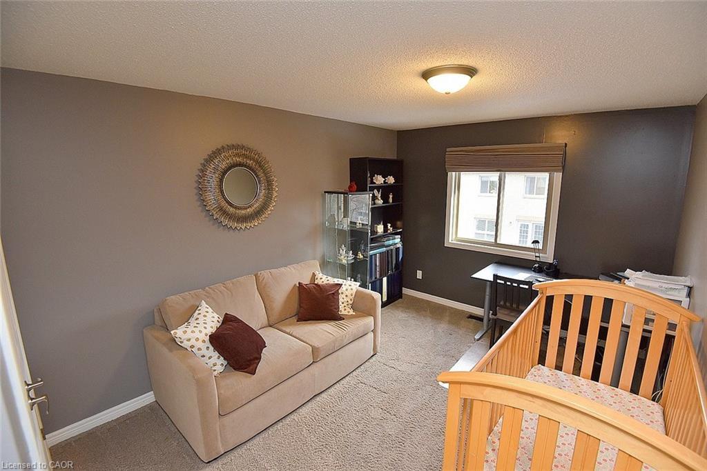 20-1245 Stephenson Drive, Burlington, ON - Indoor Photo Showing Bedroom