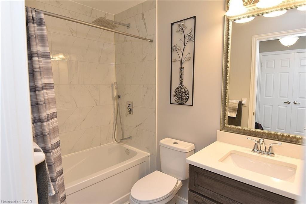 20-1245 Stephenson Drive, Burlington, ON - Indoor Photo Showing Bathroom