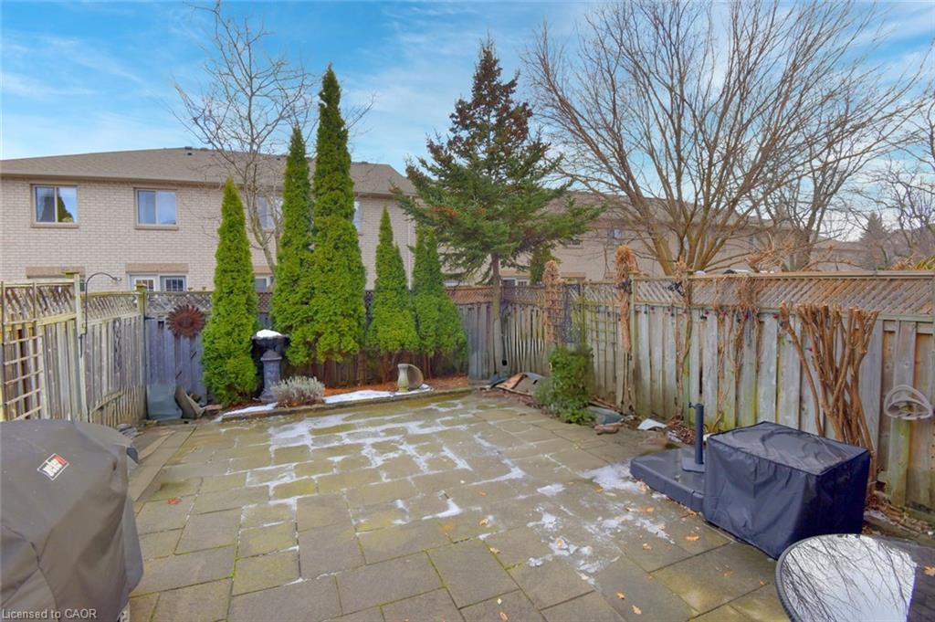 20-1245 Stephenson Drive, Burlington, ON - Outdoor