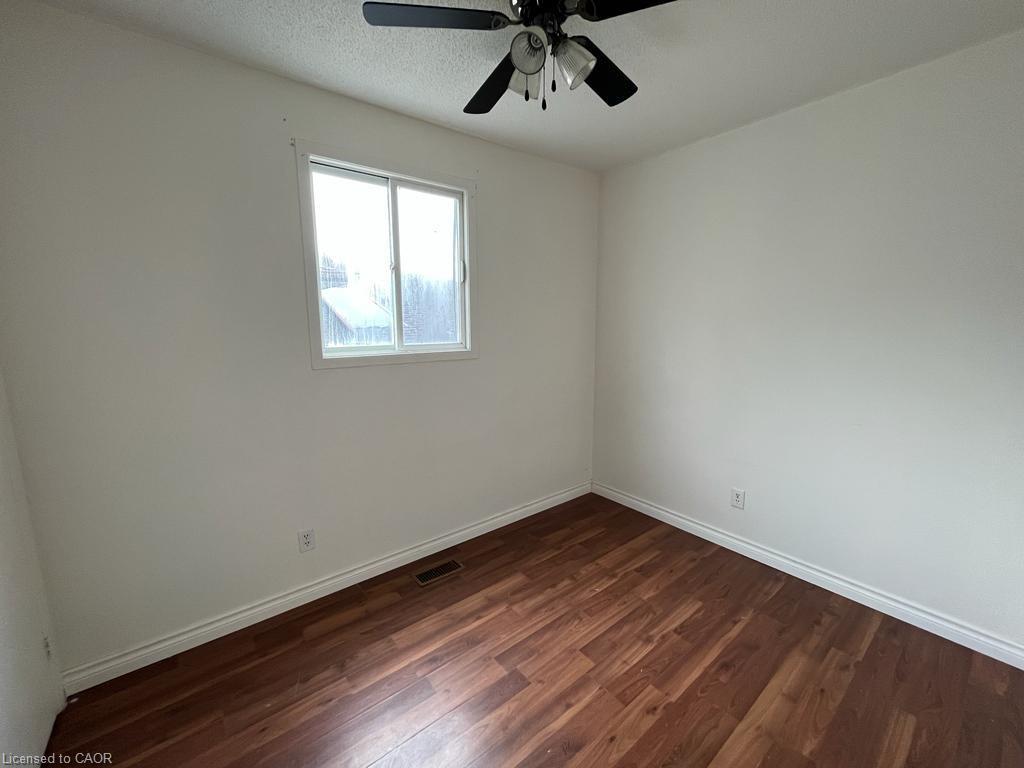 Main-38 Mayfair Drive, Welland, ON - Indoor Photo Showing Other Room