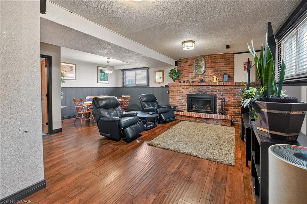 6186 Delta Drive, Niagara Falls, ON - Indoor With Fireplace