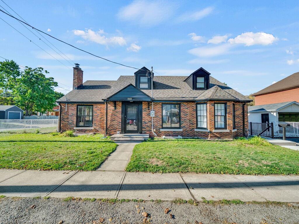 860 Vine Street, Cambridge, ON - Outdoor With Facade