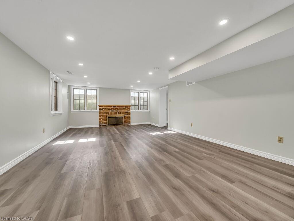 860 Vine Street, Cambridge, ON - Indoor