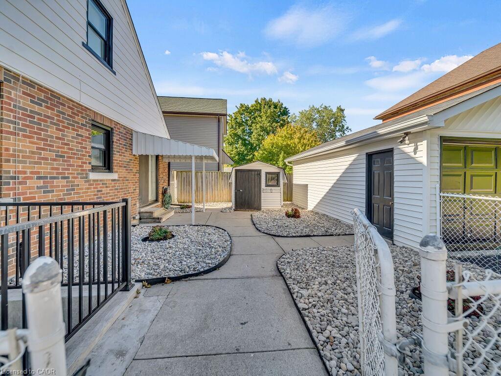 860 Vine Street, Cambridge, ON - Outdoor With Exterior