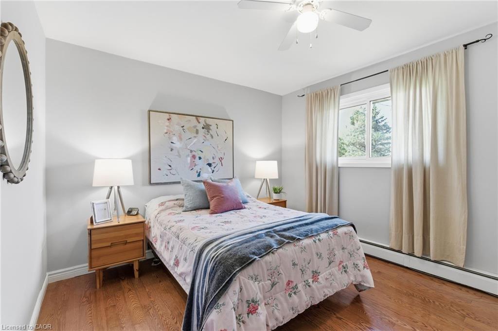 2540 Merritt Road, Thorold, ON - Indoor Photo Showing Bedroom