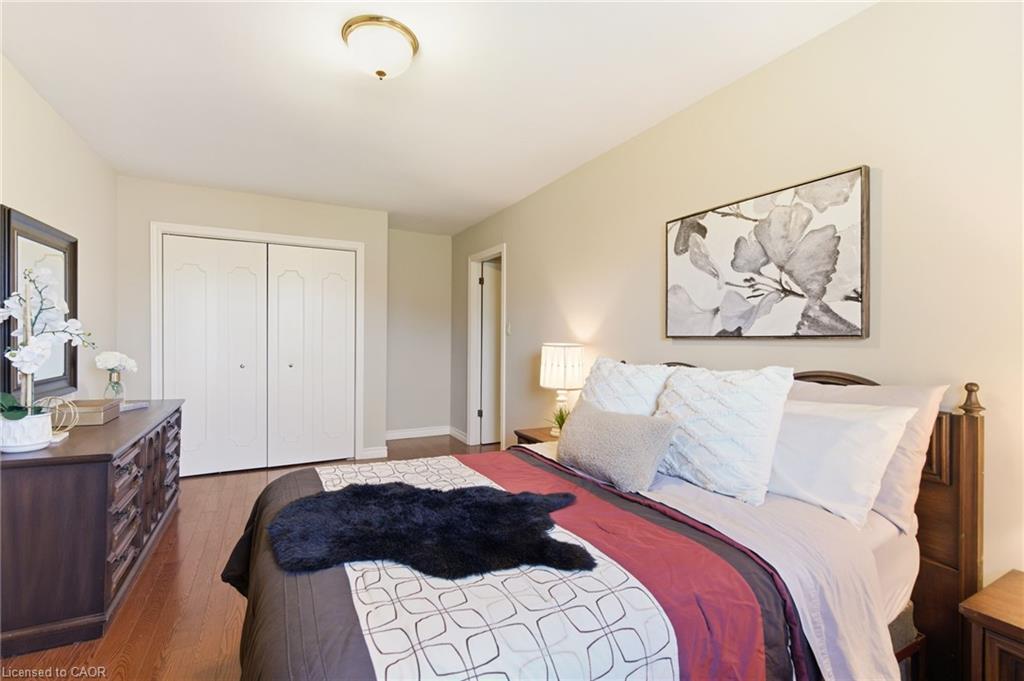 2540 Merritt Road, Thorold, ON - Indoor Photo Showing Bedroom