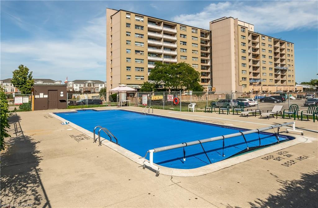 501-15 Nicklaus Drive, Hamilton, ON - Outdoor With In Ground Pool