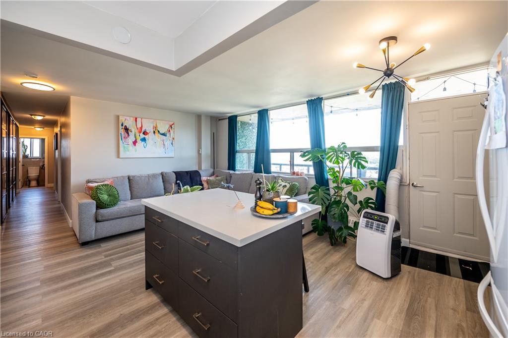 501-15 Nicklaus Drive, Hamilton, ON - Indoor