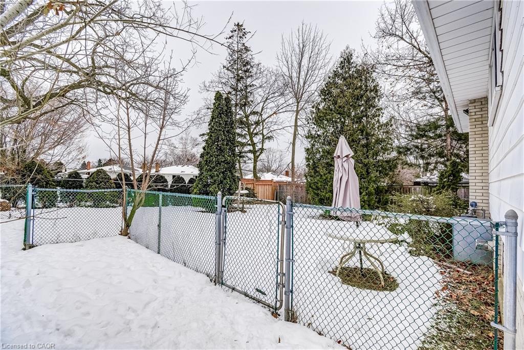 2145 Sandringham Drive, Burlington, ON - Outdoor