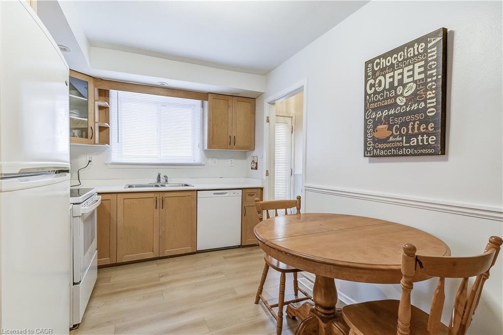 2145 Sandringham Drive, Burlington, ON - Indoor