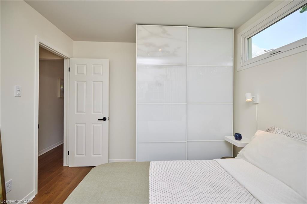 18 Graham Avenue, St. Catharines, ON - Indoor Photo Showing Bedroom