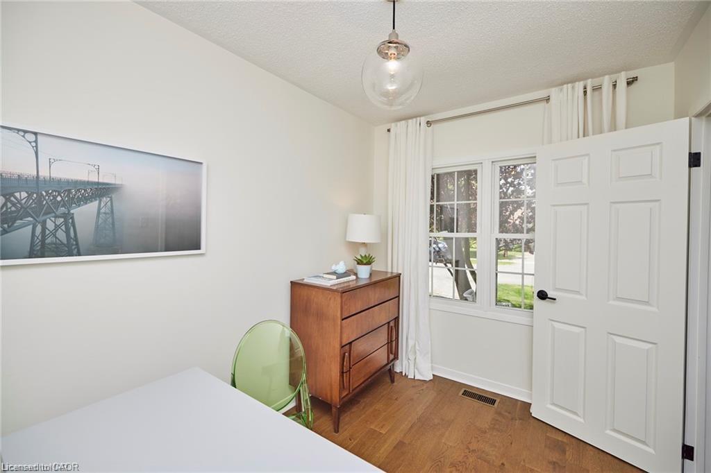 18 Graham Avenue, St. Catharines, ON - Indoor