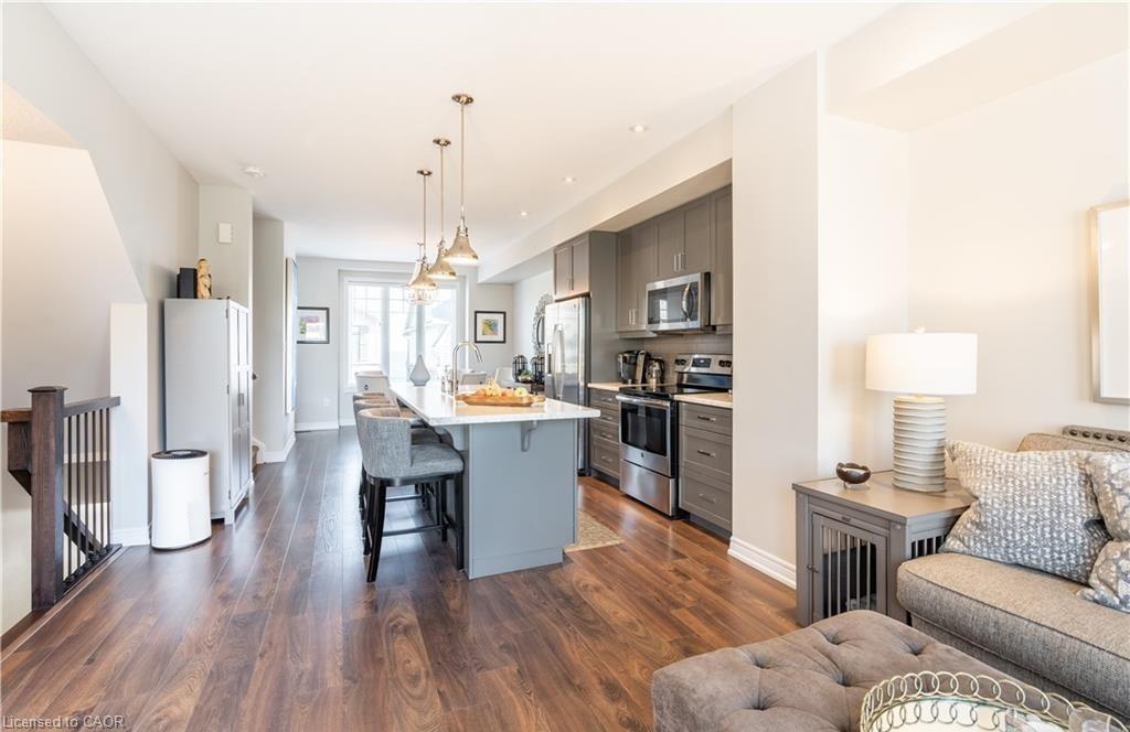 15 Pierre Trudeau Lane, Grimsby, ON - Indoor