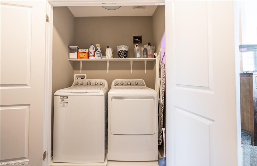 15 Pierre Trudeau Lane, Grimsby, ON - Indoor Photo Showing Laundry Room