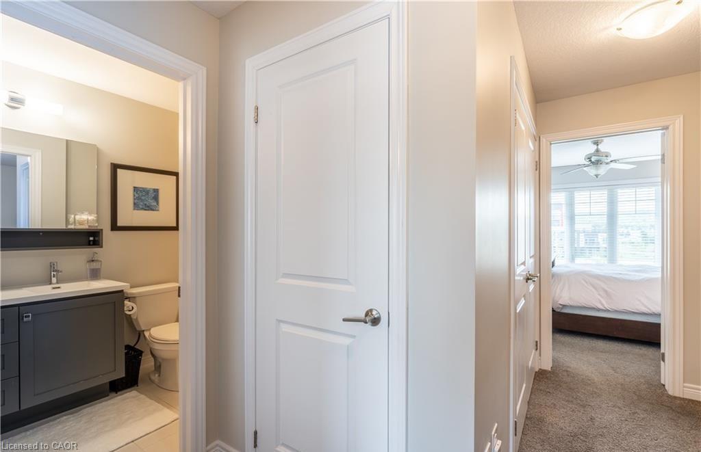 15 Pierre Trudeau Lane, Grimsby, ON - Indoor Photo Showing Bathroom