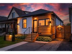 47 Gertrude Street Hamilton, ON L8L 4B7