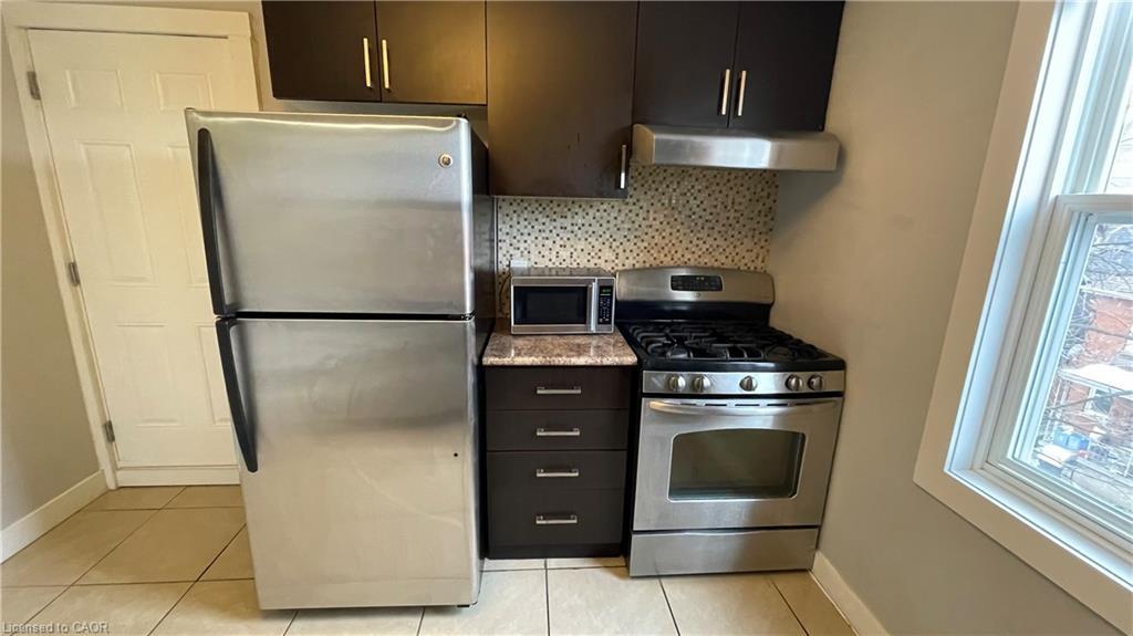 406-1544 King Street E, Hamilton, ON - Indoor Photo Showing Kitchen With Stainless Steel Kitchen