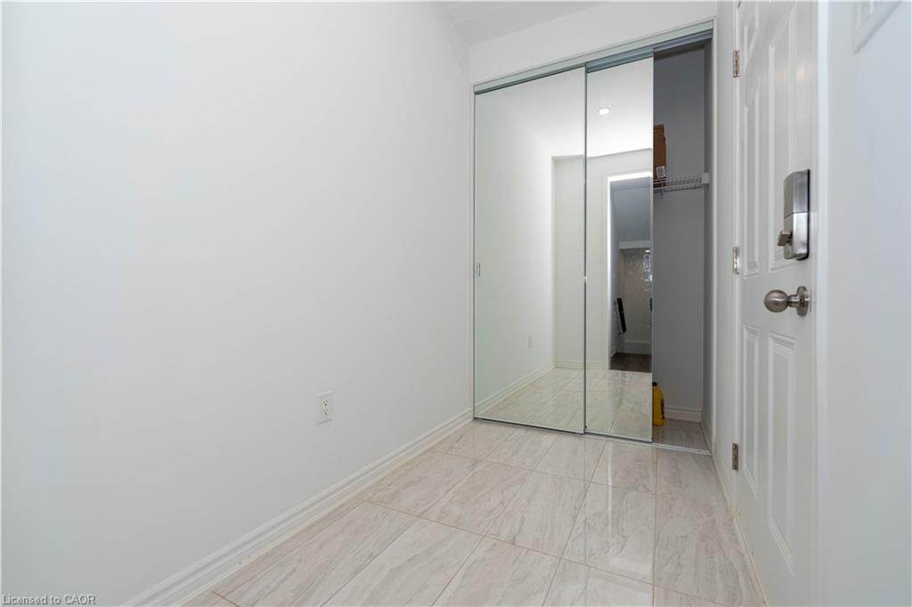 558 Kennedy Circle W, Milton, ON - Indoor Photo Showing Other Room