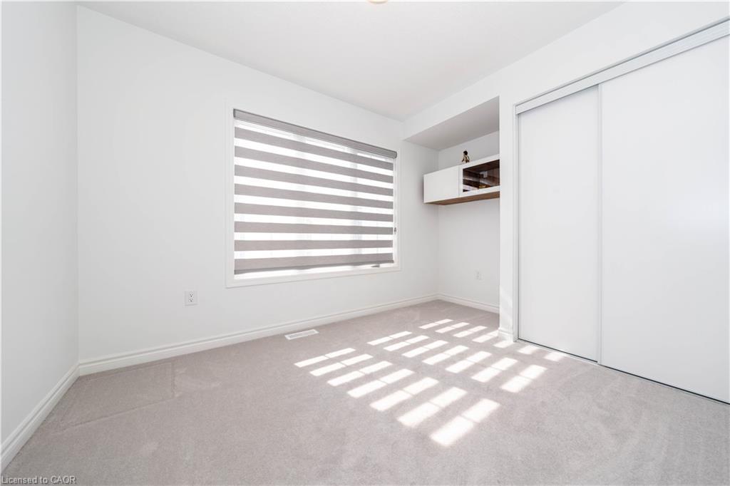 558 Kennedy Circle W, Milton, ON - Indoor Photo Showing Other Room