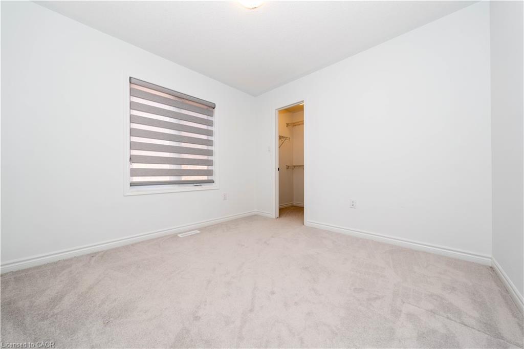 558 Kennedy Circle W, Milton, ON - Indoor Photo Showing Other Room