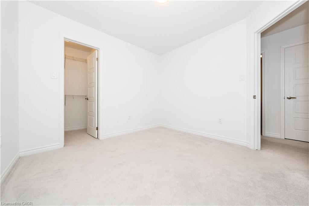 558 Kennedy Circle W, Milton, ON - Indoor Photo Showing Other Room