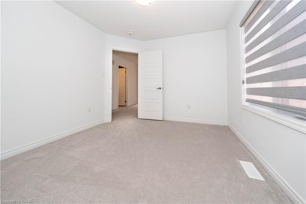 558 Kennedy Circle W, Milton, ON - Indoor Photo Showing Other Room