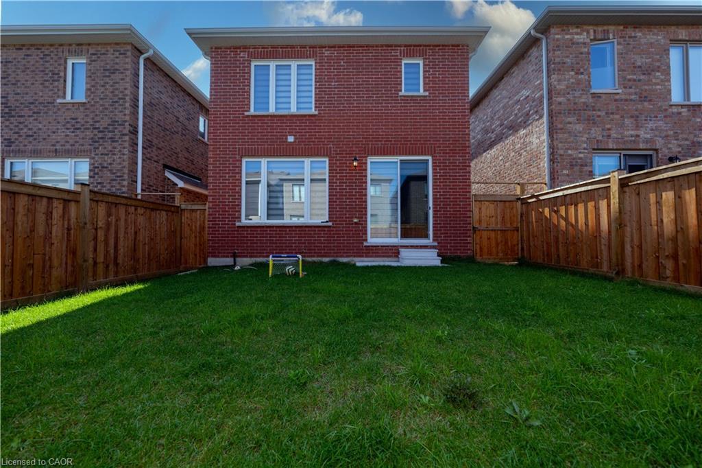 558 Kennedy Circle W, Milton, ON - Outdoor With Exterior