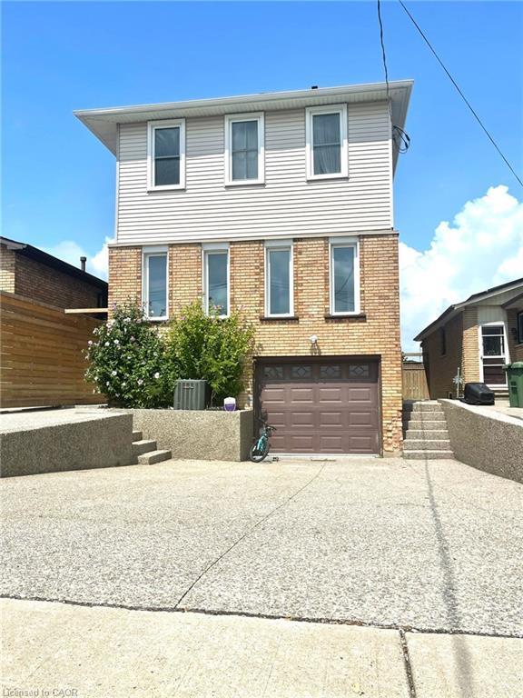 68 Napoli Drive, Hamilton, ON - Outdoor