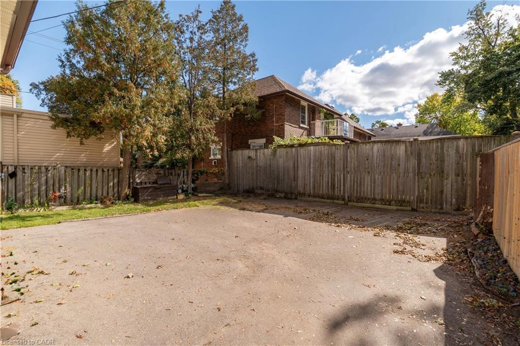 1 (Basement)-503 Victoria Street N, Kitchener, ON - Outdoor