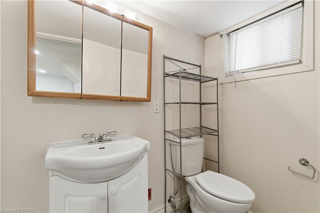 1 (Basement)-503 Victoria Street N, Kitchener, ON - Indoor Photo Showing Bathroom