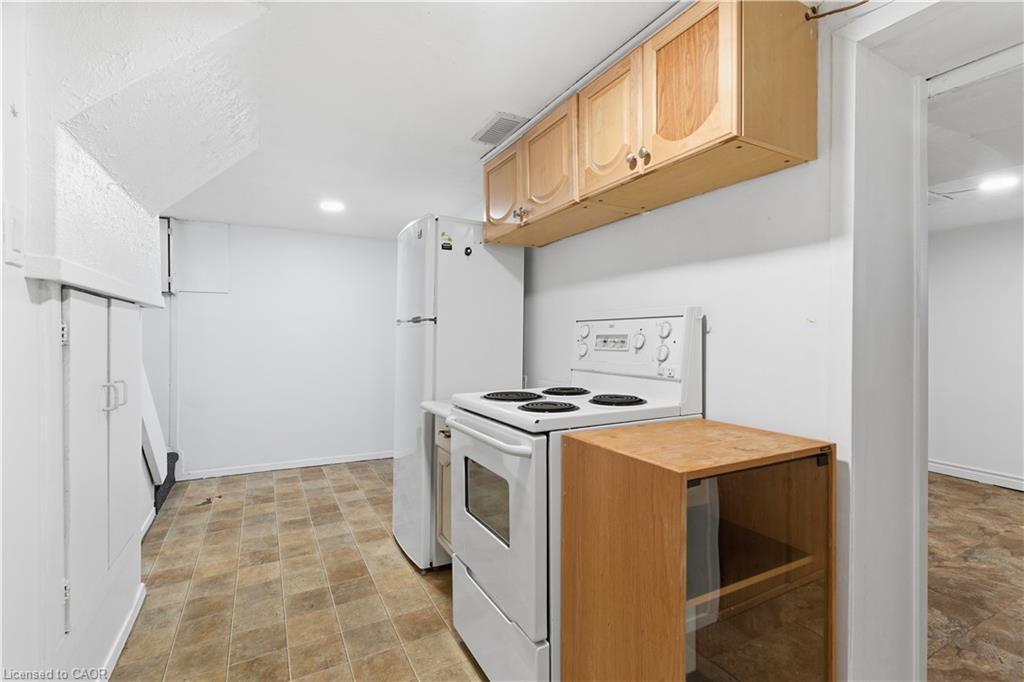 1 (Basement)-503 Victoria Street N, Kitchener, ON - Indoor Photo Showing Kitchen