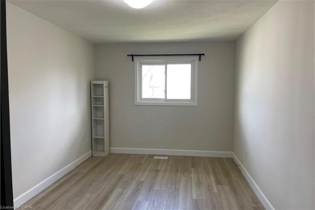 Upper-564 Waterloo Street, Hamilton, ON - Indoor Photo Showing Other Room